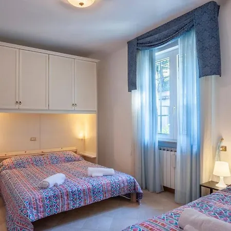 Glicine Con Piscina E Camino Ad Apecchio, Marche *