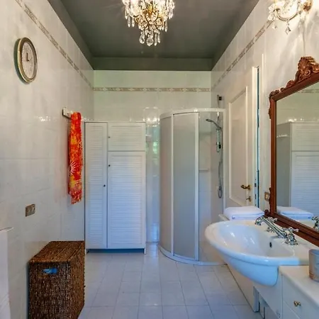 Glicine Con Piscina E Camino Ad Apecchio, Marche Apecchio