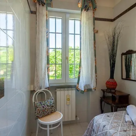 Glicine Con Piscina E Camino Ad Apecchio, Marche