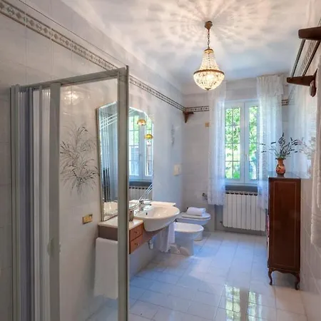 Glicine Con Piscina E Camino Ad Apecchio, Marche Apecchio