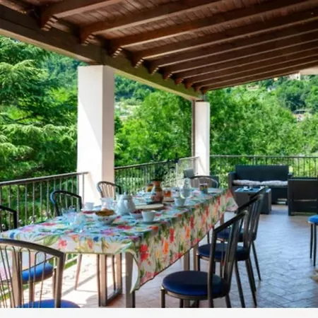 Glicine Con Piscina E Camino Ad Apecchio, Marche