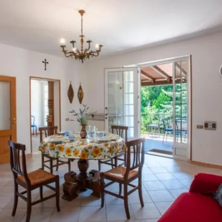 Glicine Con Piscina E Camino Ad Apecchio, Marche * Apecchio