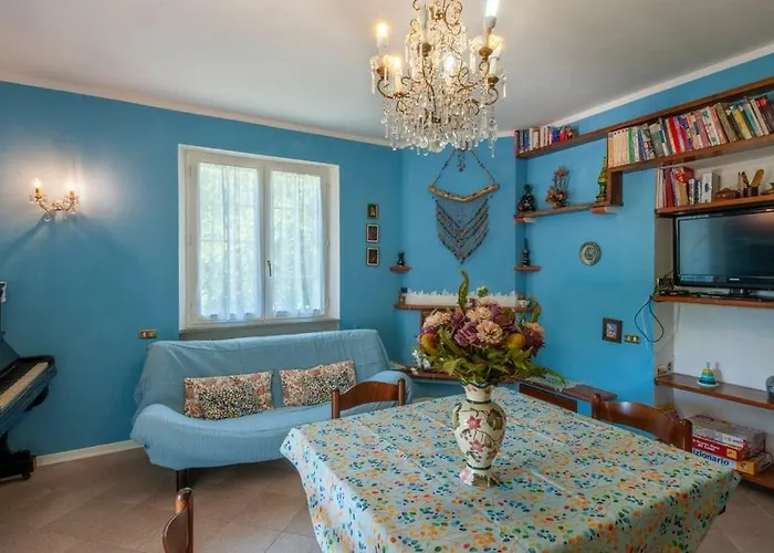 Glicine Con Piscina E Camino Ad Apecchio, Marche Apecchio