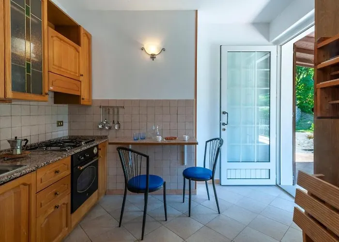 Glicine Con Piscina E Camino Ad Apecchio, Marche