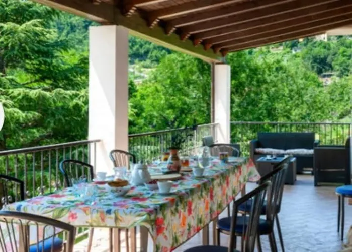 Glicine Con Piscina E Camino Ad Apecchio, Marche