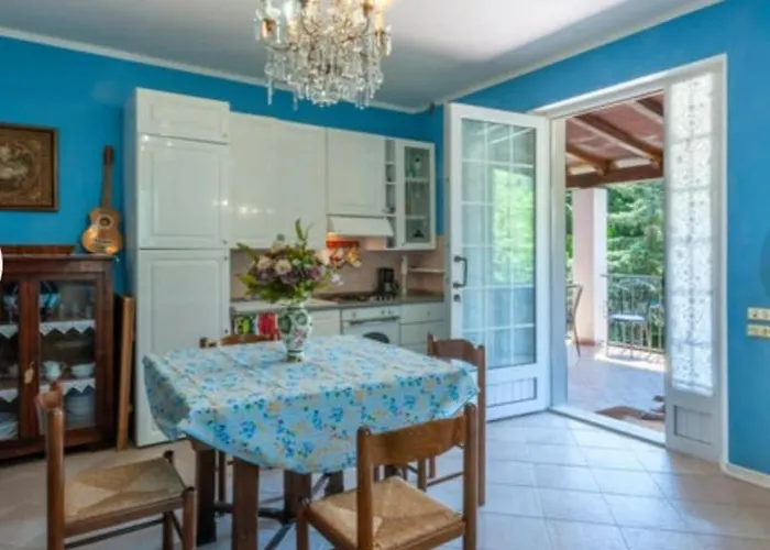 Glicine Con Piscina E Camino Ad Apecchio, Marche