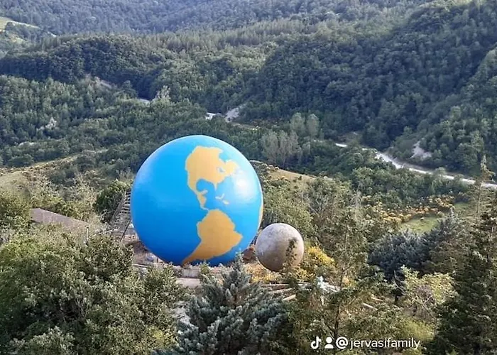 Glicine Con Piscina E Camino Ad Apecchio, Marche *